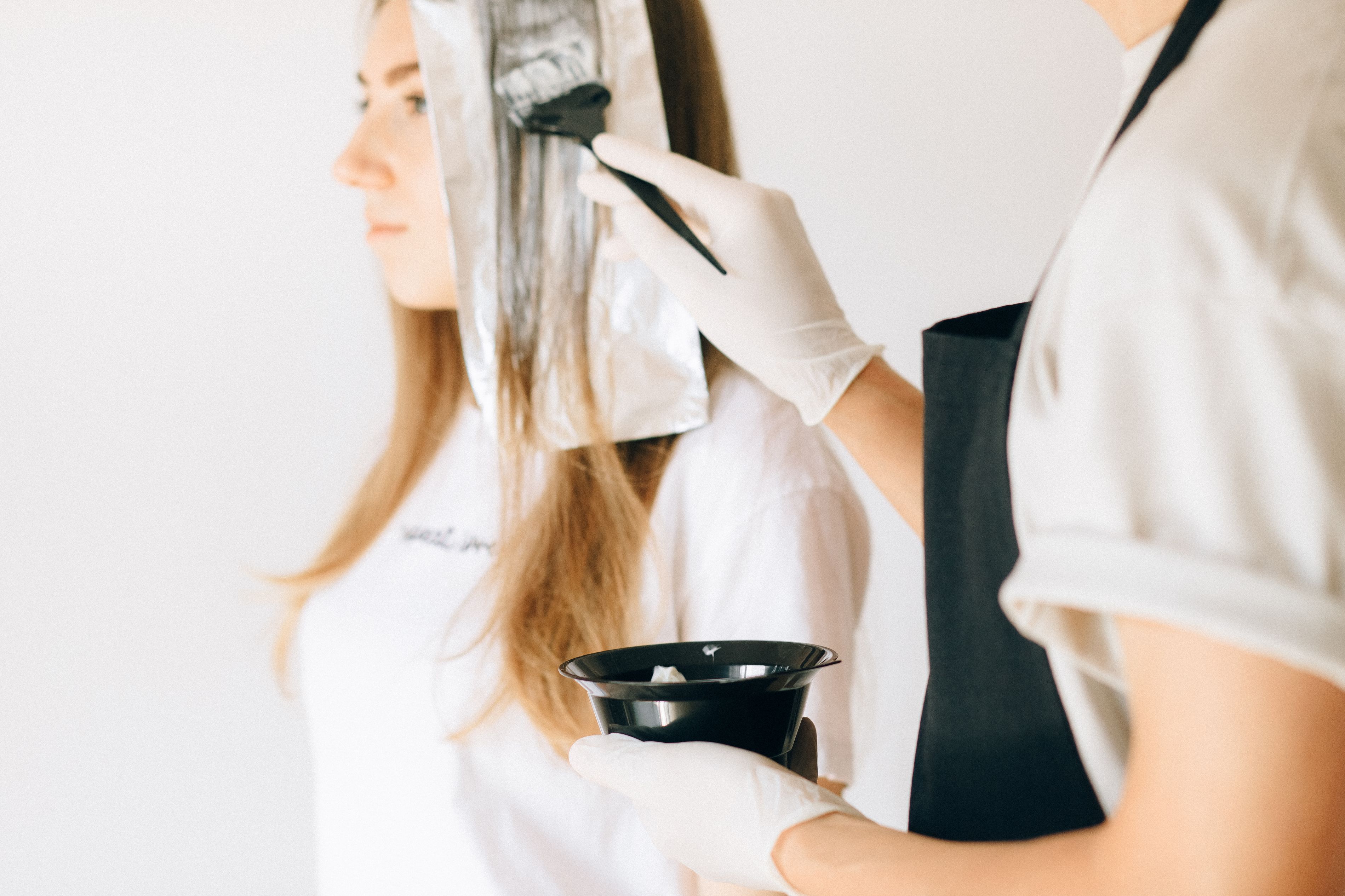 Farbe und Strähnen im Salon